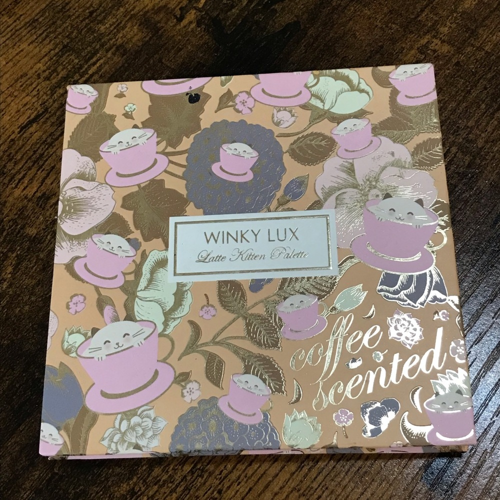 Winky Lux Latte Kitten Palette - Neutral Brown & Pink Eyeshadows